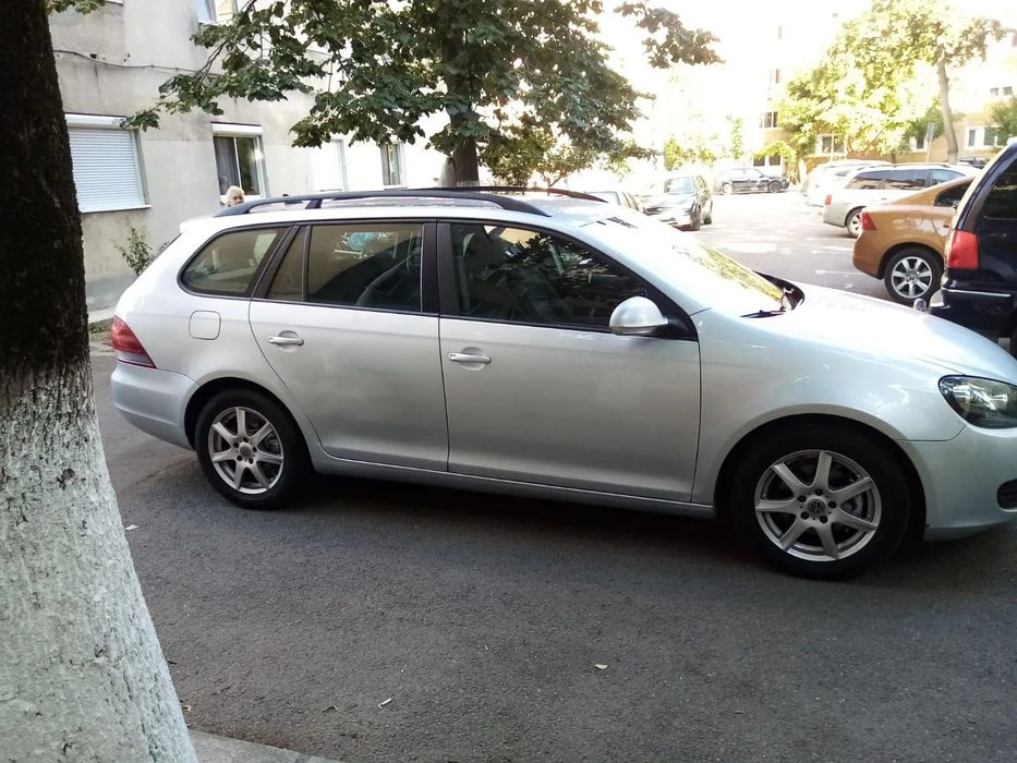 Volkswagen Golf 1,6TDI,105 CP,Climatronic,NAVI,192000km,Oradea