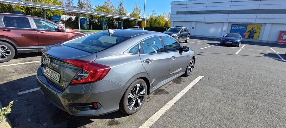 Vând Honda Civic 2018 - Sedan Executive 1.5 Turbo 182 CP