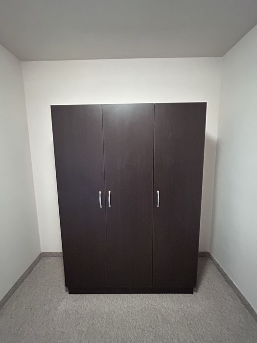 Гардероб с 3 врати за 100 лева