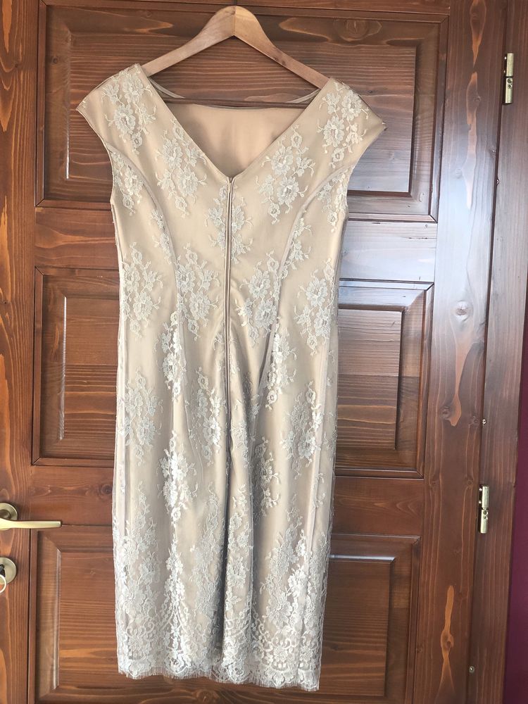 Rochie elegantă cu dantelă culoare șampanie