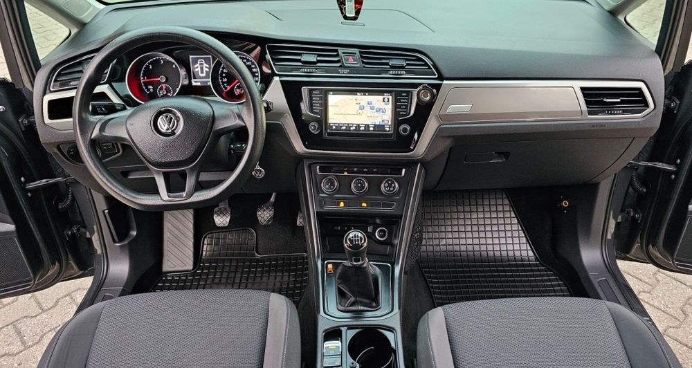 Vw Touran Hightline,an fab 2018,motor 1,6, diesel,115 CP  Euro.6