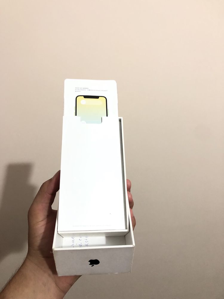 iPhone X с гарантией