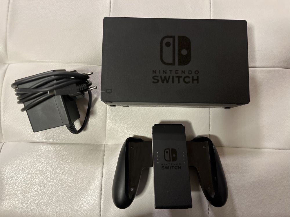 Nintendo Switch Oled +Fortnite много як ценен акаунт със джойстик.