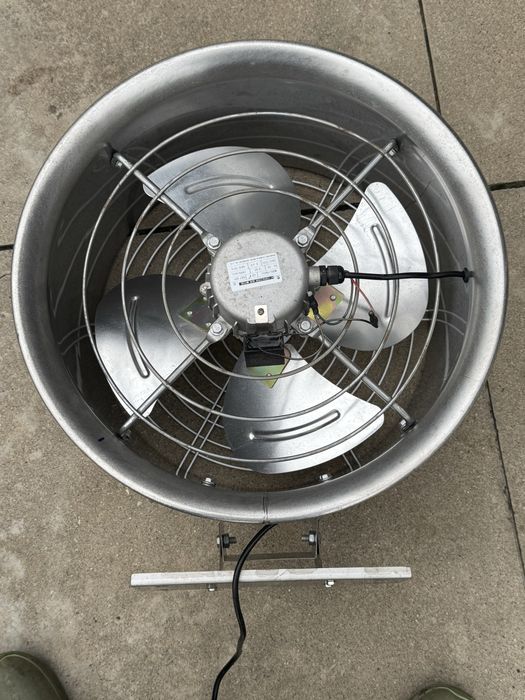 Vand ventilator pentru seră.