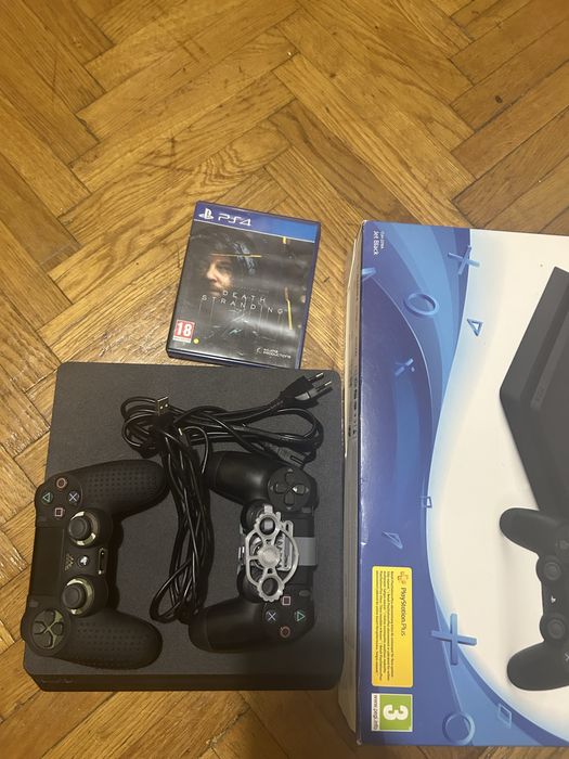 Playstation4 slim 2 controllere