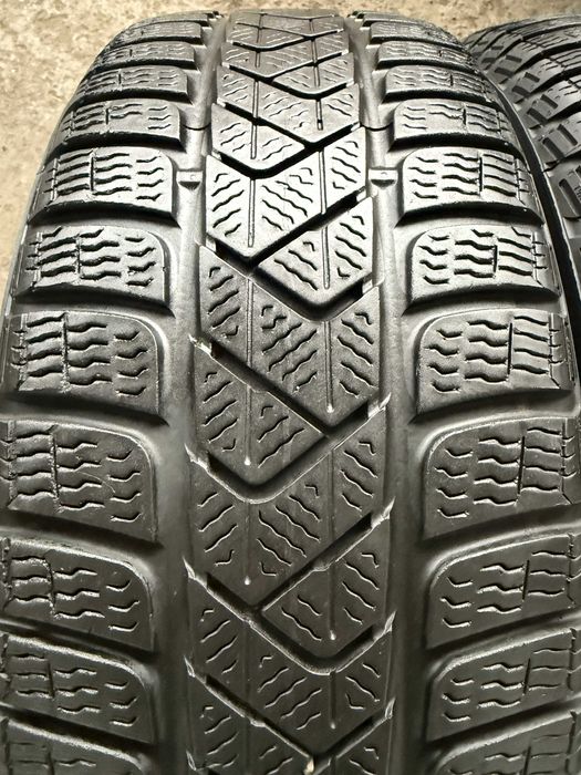2x Anvelope iarna 215/60 r16 seal - Pirelli Sotto Zero 3 Winter