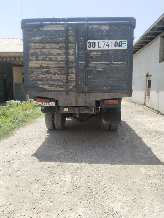 Zil 130 sotiladi ideal xolata 1993 yil