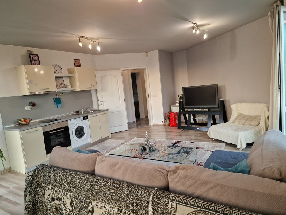 Продавам двустаен с парко място в Евксиноград,собственик