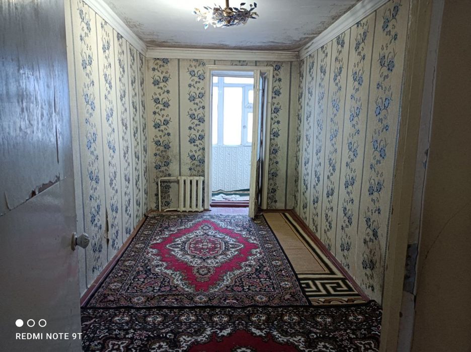 A.T.Xuqandiy 60/93.Uy sotiladi 2 xona 6 metr veranda srochniy sotiladi
