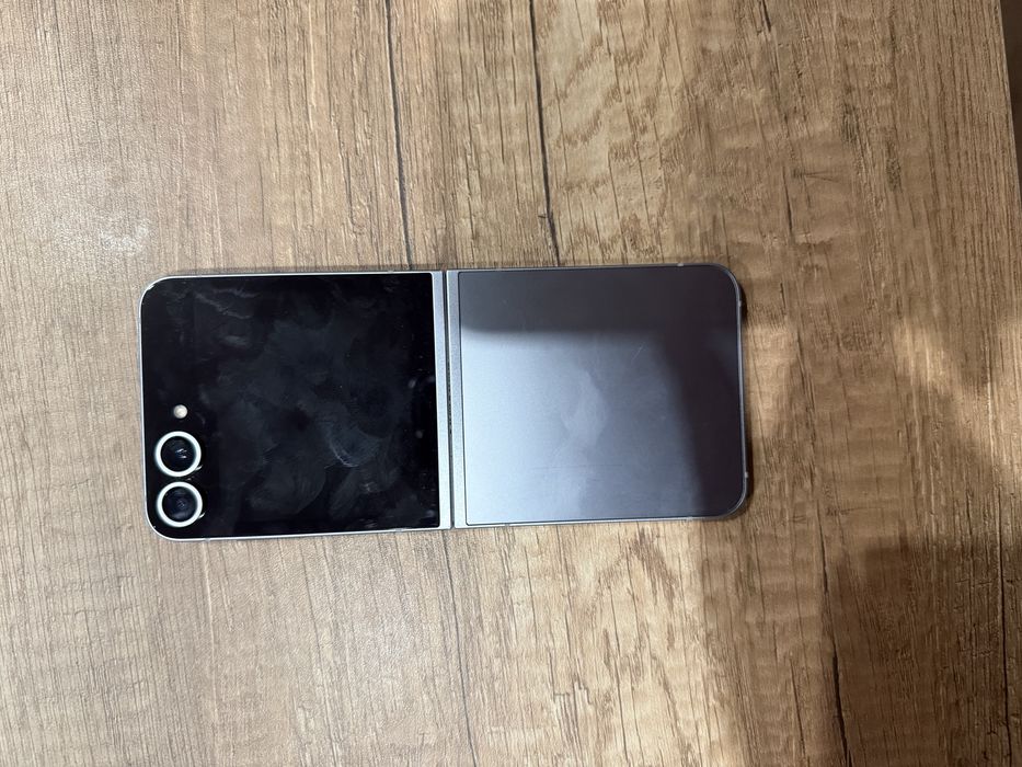 Samsung Galaxy Flip 6