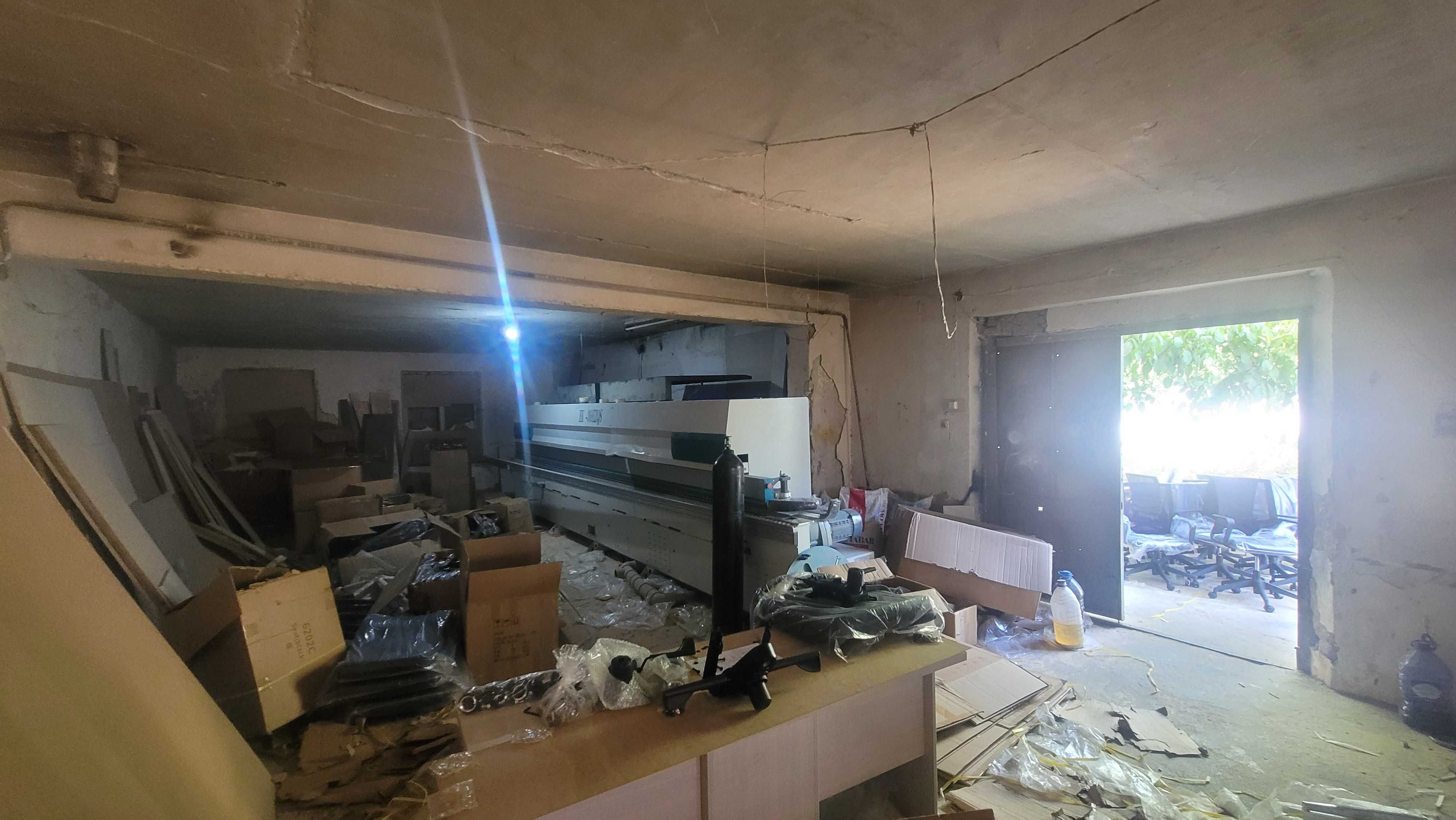 2qavatli bino yeri bilan sotiladi