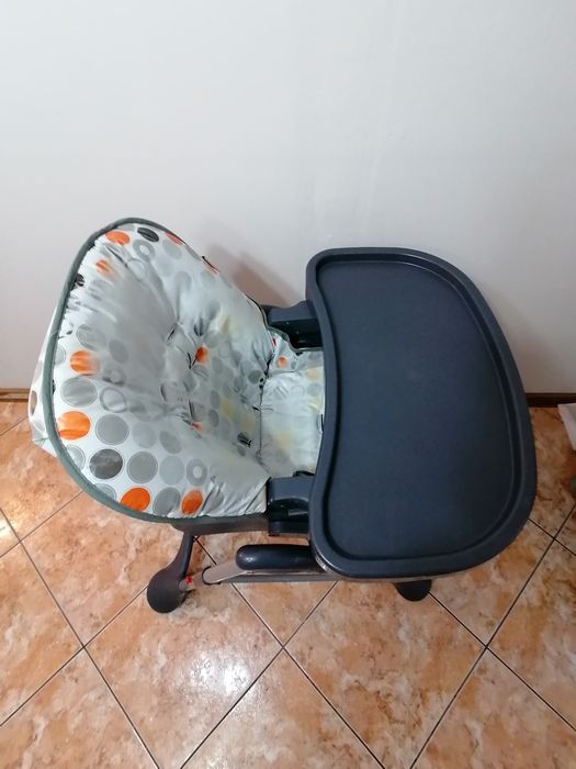 Scaun pentru servit masa bebeluș