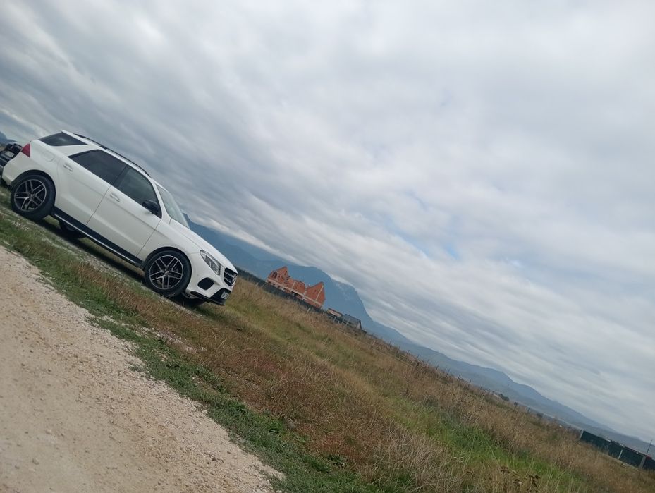 Teren intravilan de construcții case 800+900 metri la munte Glejerie R