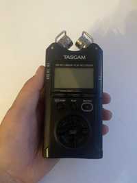 Продам аудиорекордер tascam dr 40