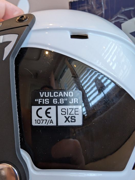 Детска състезателна ски каска BRIKO VULCANO FIS 6.8 JR - FISI [НОВА]