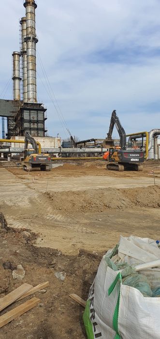 Compactor , excavator ,  bobcat pe senile