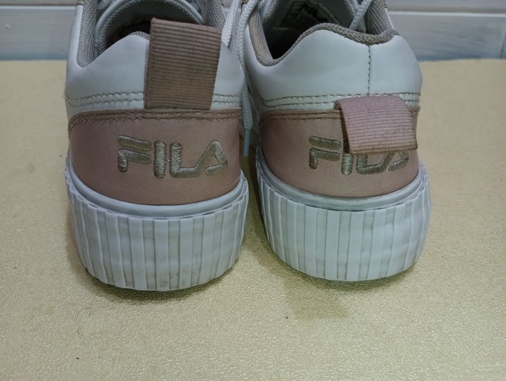 FILA сникърси N37- 29 лв