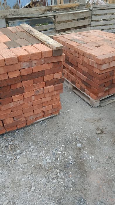 Продам кирпич,  огнеупорный, печной,  состояния  новый,  качественный