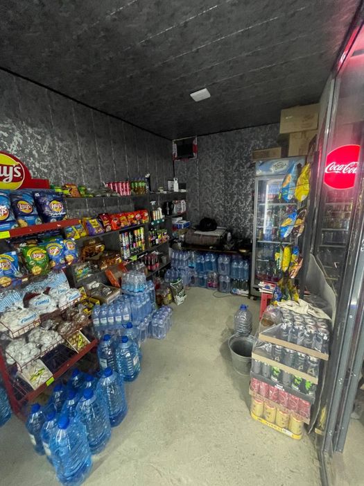 сотаман дукон ичидаги товарлар билан