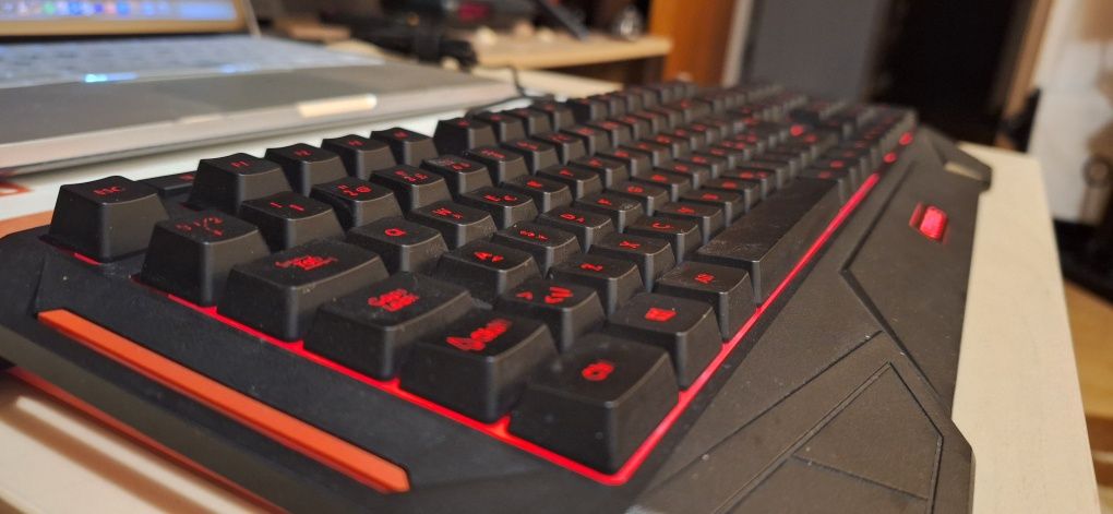 Tastatura gaming ASUS Cerberus