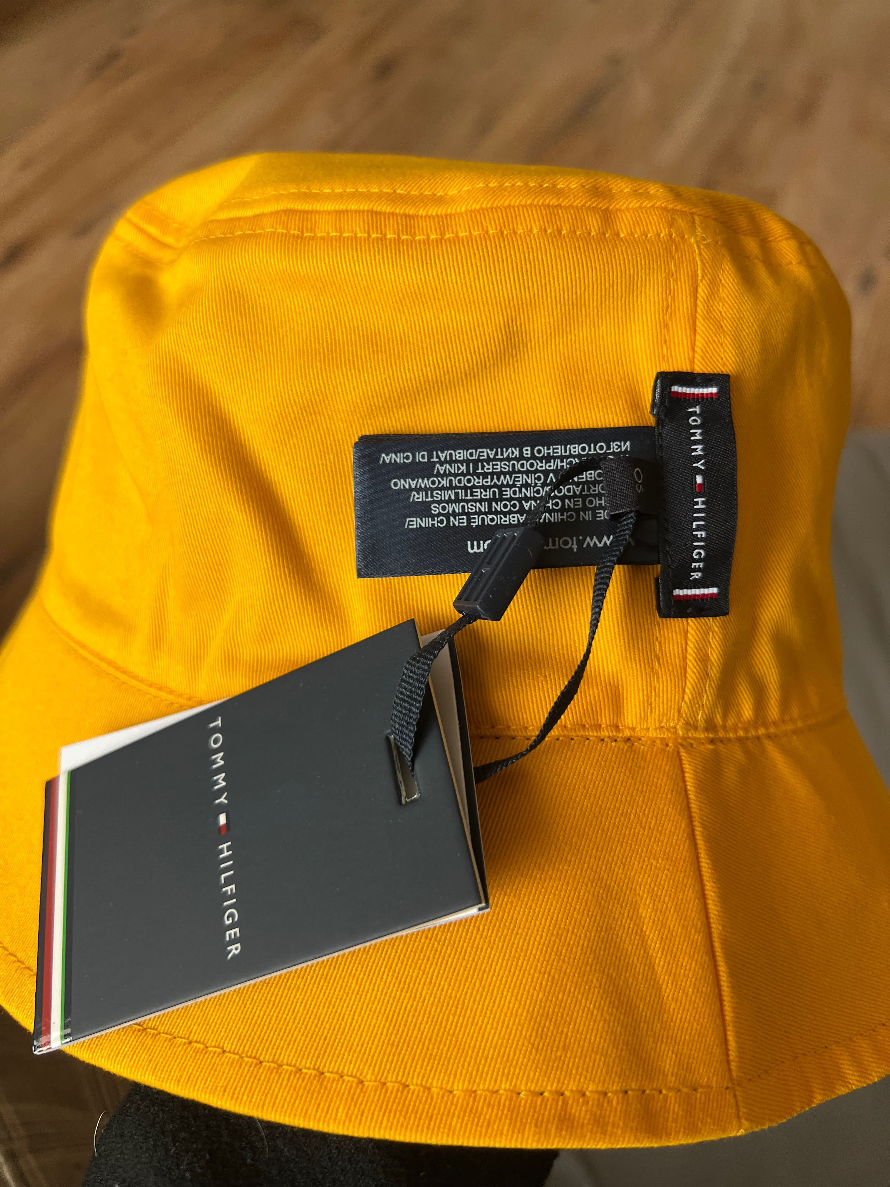 Tommy Hilfiger шапка с две лица