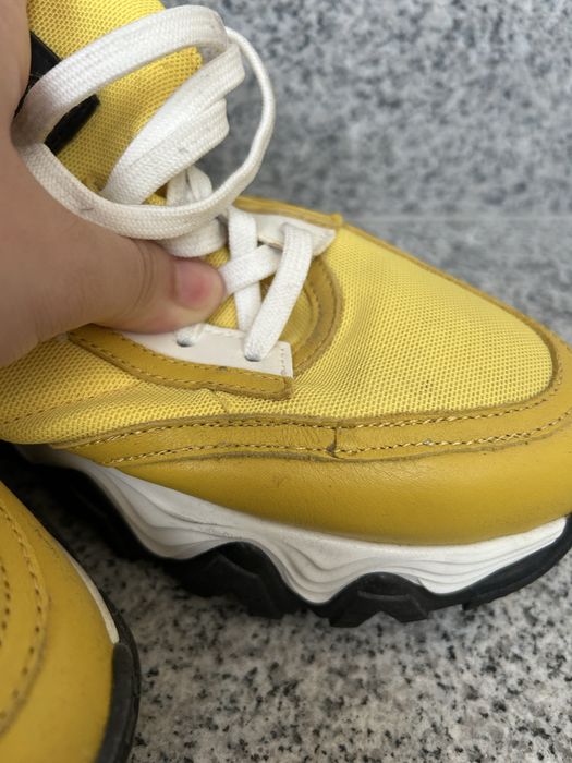 Pantofi/ adidasi Il passo marimea 41 barbati galbeni