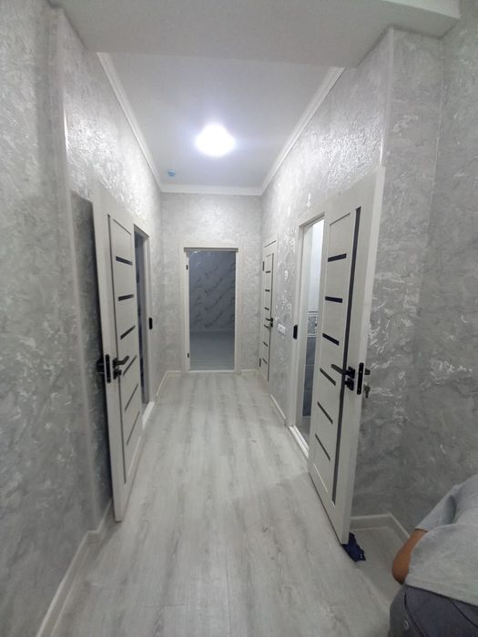 Srochno 2xonalik evroremont uy sotiladi 62000 Sergeli 1- bekat. 2/2/12