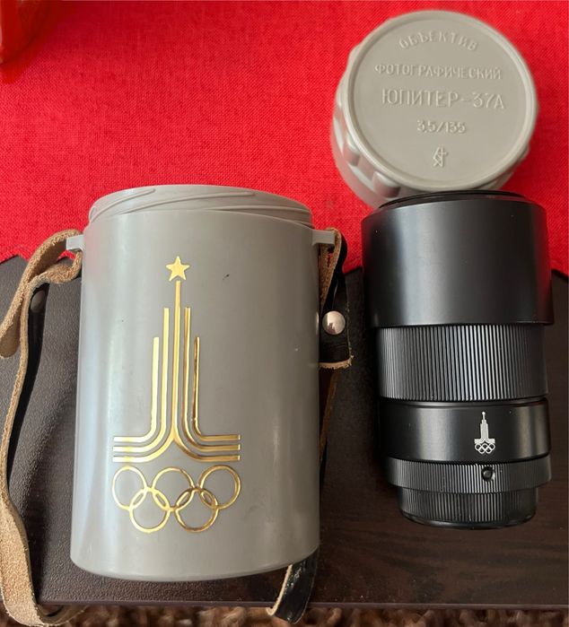 УНИКАЛЕН ПОЛУ-НОВ Комплект за колекци. на Фотоапарат ZENIT-E+аксесоари