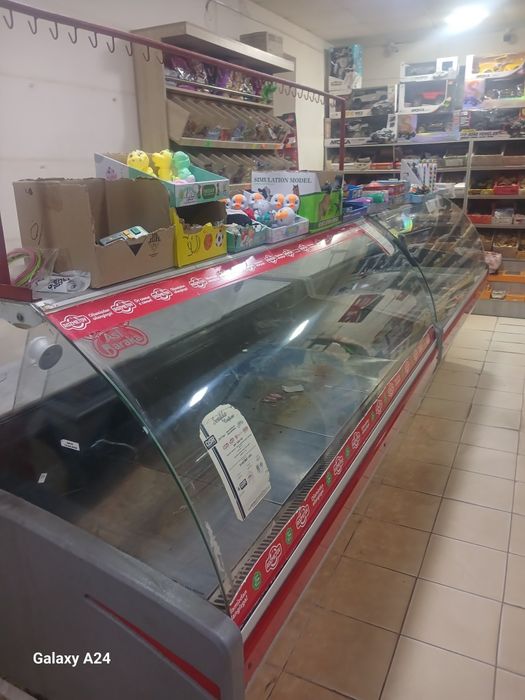 Xaladelnnik sotiladi 2ta