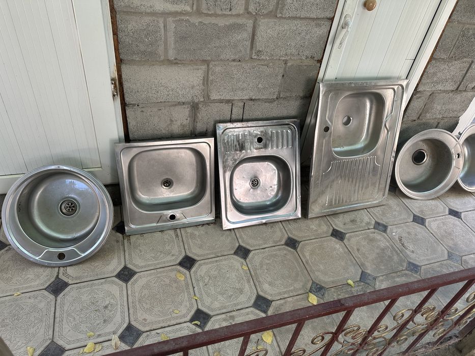 Мойка на кухню квадрат и круглая