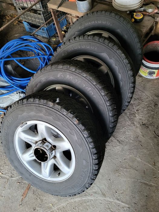 Продам колеса Р 16. 225 на 70