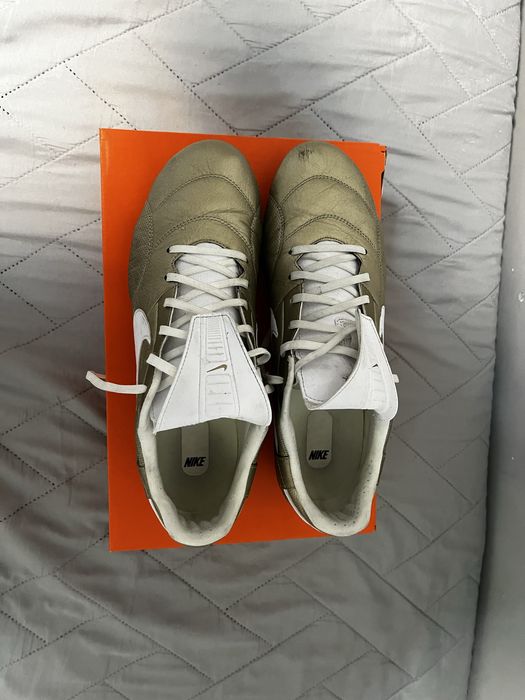 Футболни бутонки Nike premier