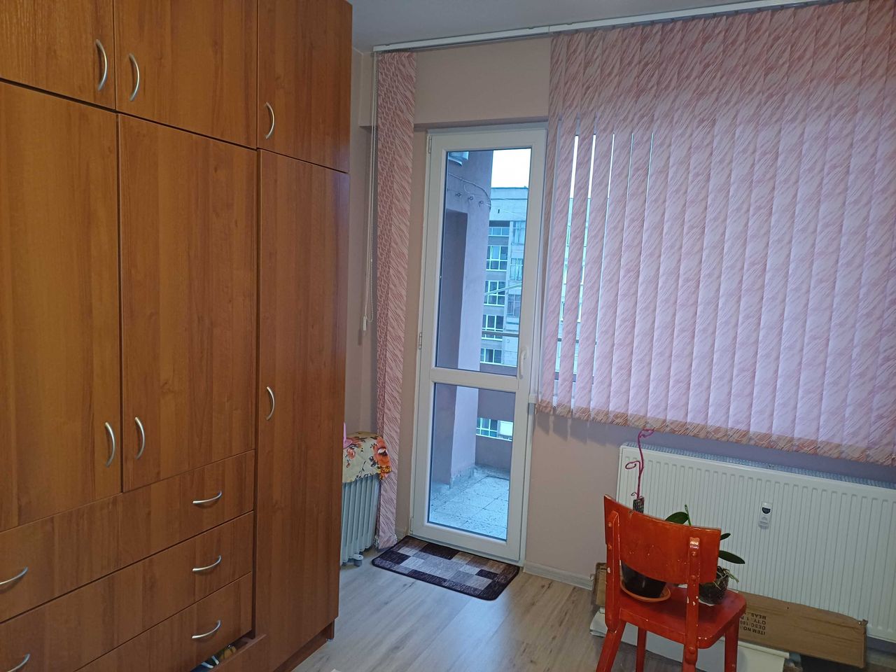 Продава се Тристаен апартамент в Перник, Изток - 94 кв.м за 1140 €/кв.м - Снимка #3