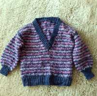 Дамски дебел ръчно плетен пуловер