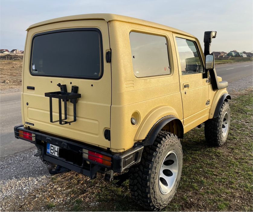 Suzuki Samurai stare perfecta