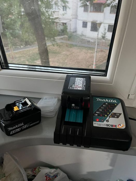 Încărcător și acumulator 4Ah sau 5Ah  Makita 18V