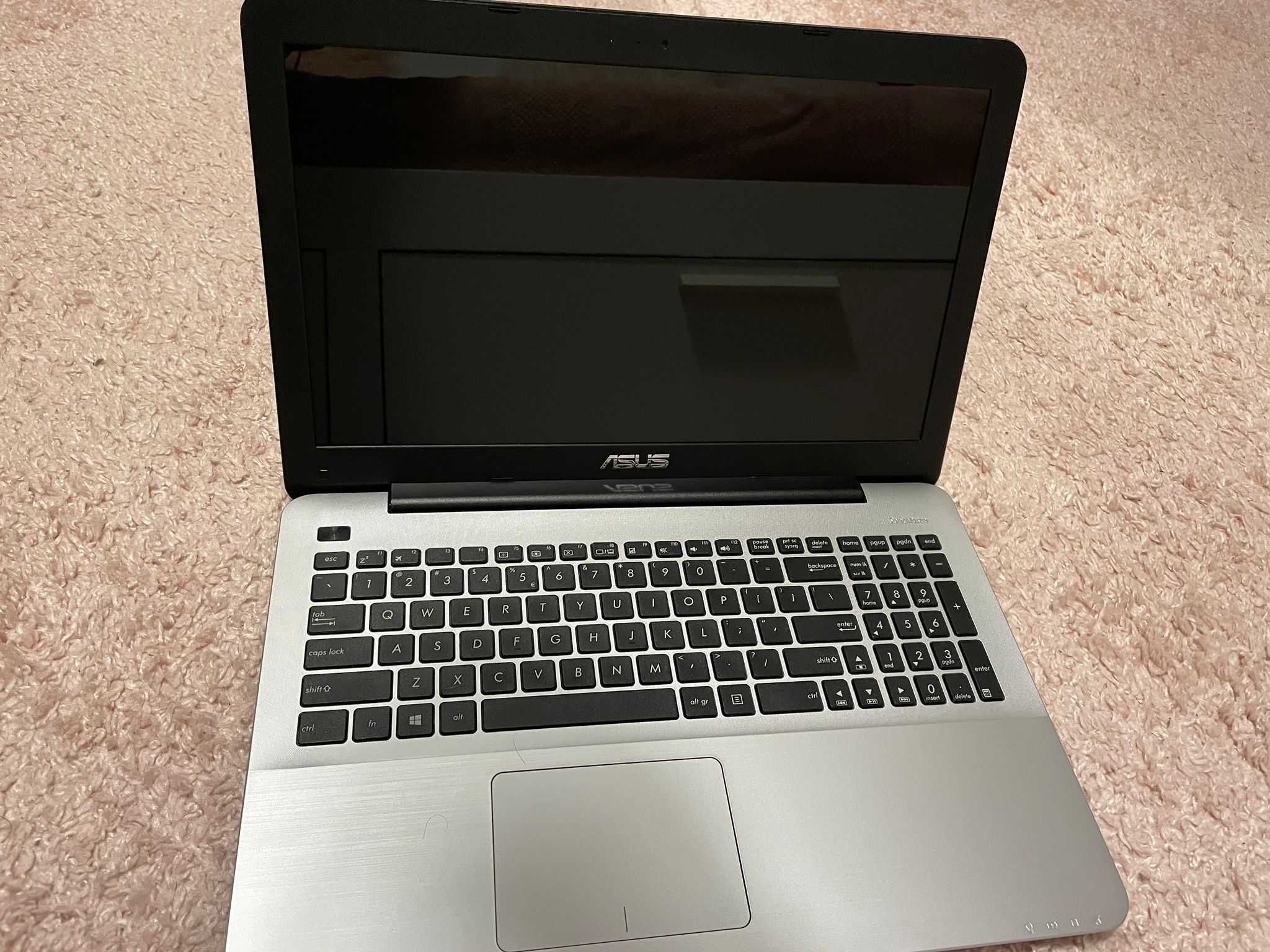 Laptop Asus X555LB