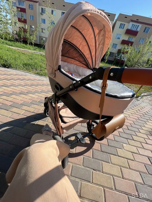 Продам коляску. 2в1. Прогулочный модуль и люлька