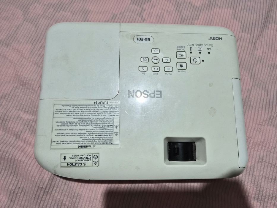 Проектор EPSON EB-E01