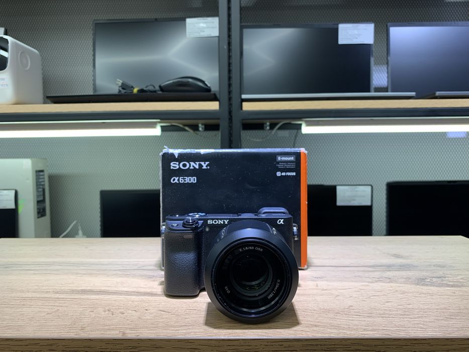 Фотоаппарат Sony Alpha 6300, флешка 64 ГБ, Sony 1.8/50,10792/A10