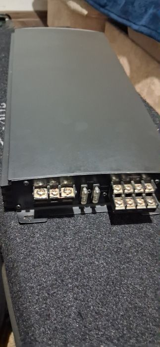 Vând amplificator auto blaupunkt gt4 special 750w