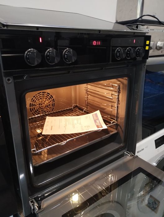 Фурна с плот Siemens Black Edition