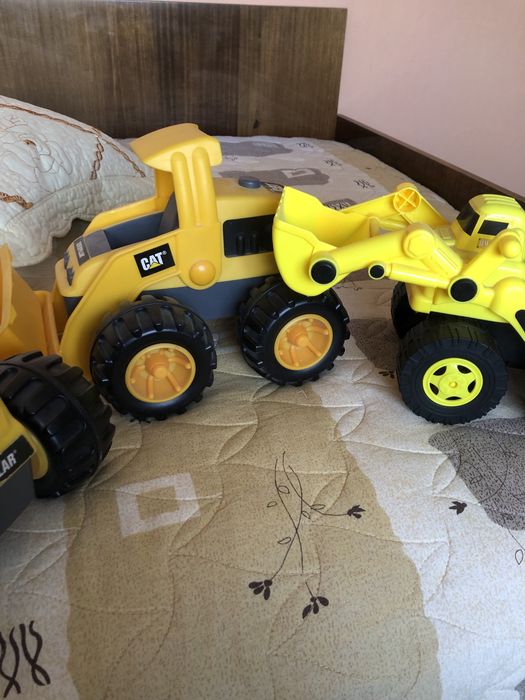 Продавам детски багери играчки