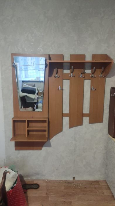 Вешалка в прихожую