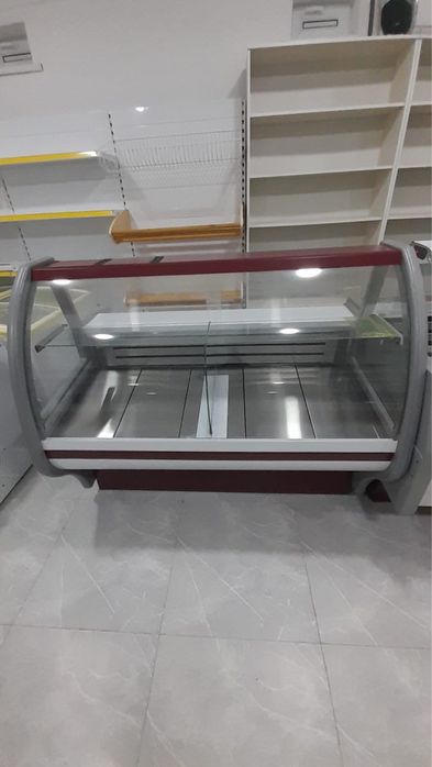 Продается витринный холодильник для магазина!