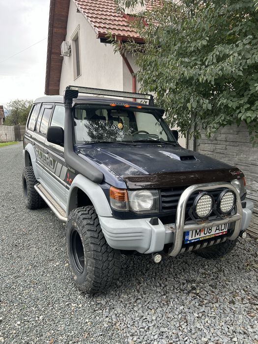 Mitshubishi Pajero 4x4 7 Locuri Clima Stare Perfecta