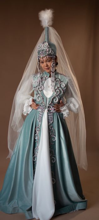 Казахский национальный костюм