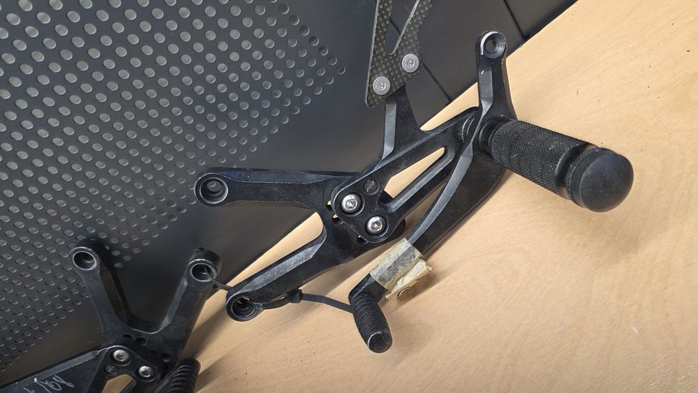 Scarite racing reglabile curse Yamaha R1 2007  2008 Arrow