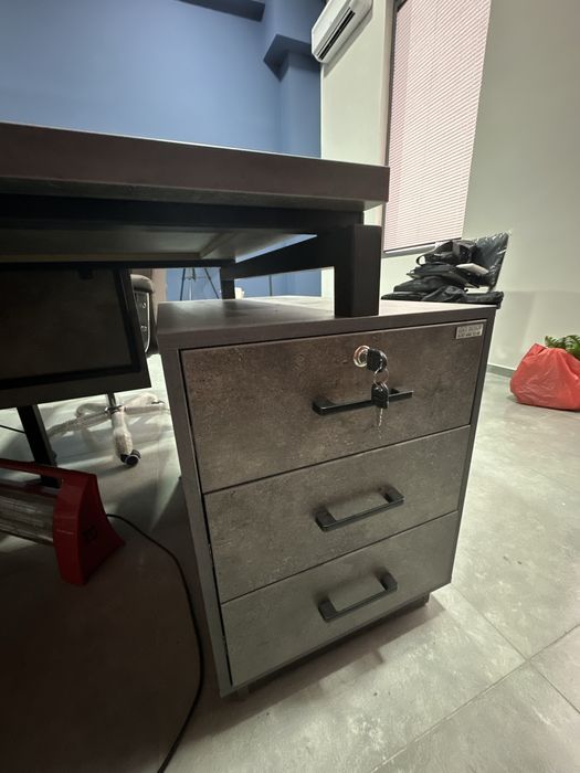 Loft mebel rahbar stoli stelaji bilan