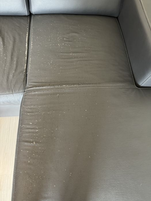 Кожен ъгълов диван